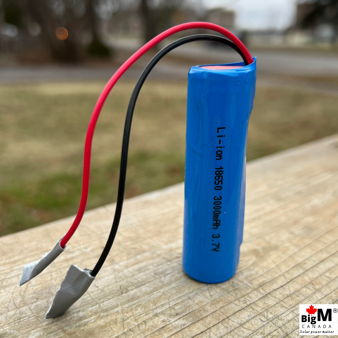 BigM BigM 3.7V 3000mAh rechargeable 18650 battery also available with a wire connector without a 2 pin plug