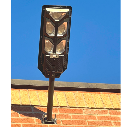 Image of a beautifully designed BigM 500w solar street lights installed at the exterior of a commercial building