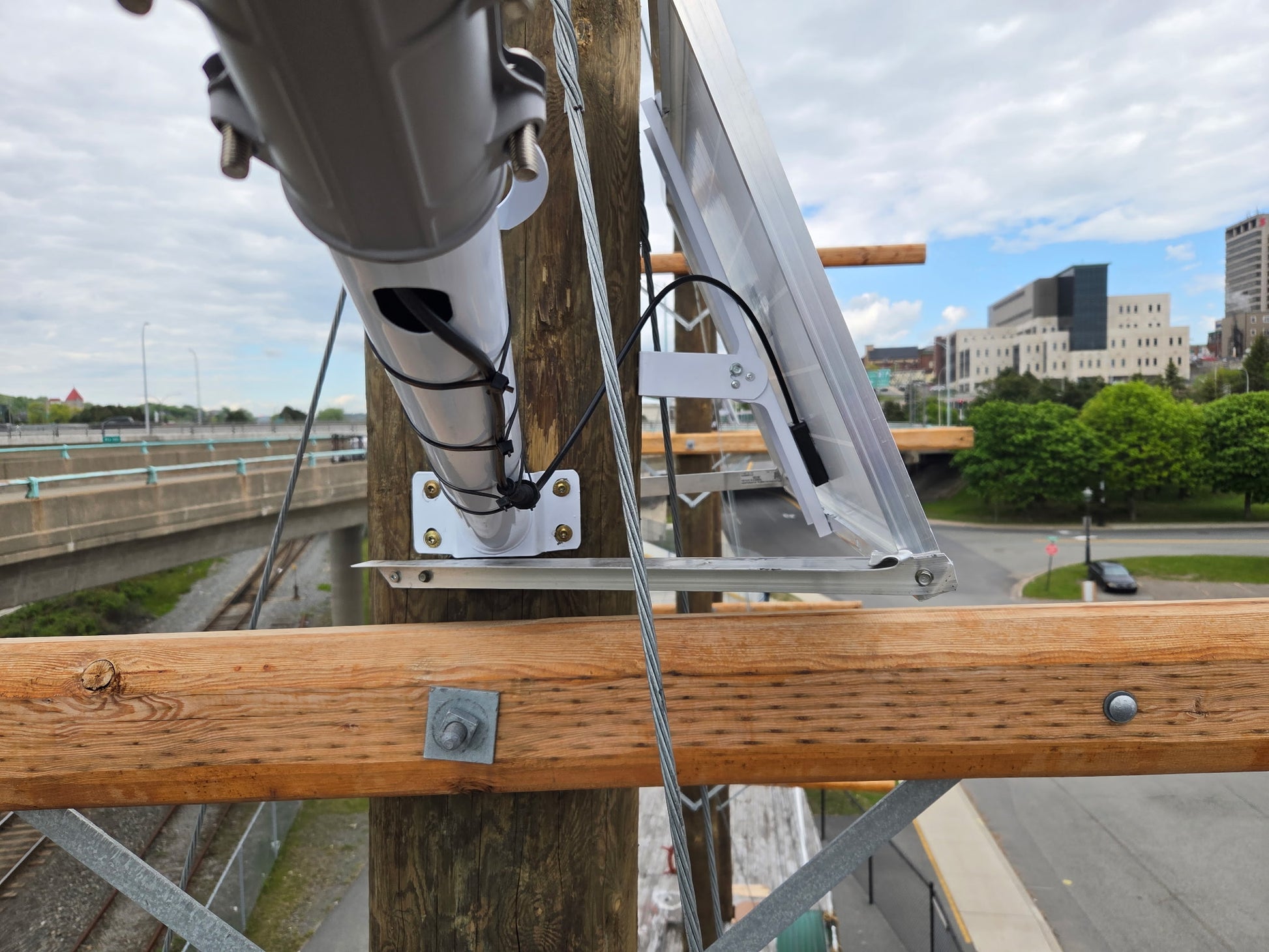 BigM 800W 30000 High Lumens Solar Flood Light with Aluminum body installed on the mast of a replica ship