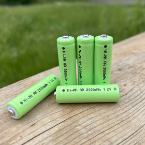 Batterie rechargeable BigM 1.2V 2000mAH Ni-MH AA pour lampe solaire de jardin