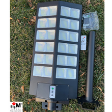 Load image into Gallery viewer, BigM 1200W solar commercial street light can light up to 100 square meters of area
