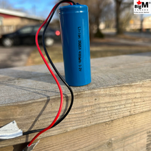 Load image into Gallery viewer, BigM 4000mah 3.2V lithium ion battery itself is self-contained with explosion-proof, high-temperature resistance, can survive through Canadian winter weather, and has overcharge resistance
