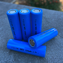 Load image into Gallery viewer, mage of 5 units of BigM Solar Lithium Ion Rechargeable Batteries 18650 3.7V 1200mAh flat top
