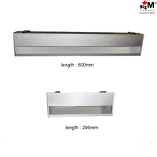 Charger l&#39;image dans la galerie, This weatherproof BigM wireless solar billboard lighting fixture with all-aluminum body BigM solar billboard lighting comes in 2 different sizes: 30 cm (12”) and 60 cm (24”) long.
