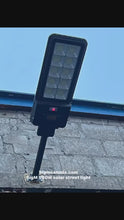 Cargar y reproducir el video en el visor de la galería, BigM 300W 400W 500W Solar Flood Lights with Motion Sensor for Outdoors
