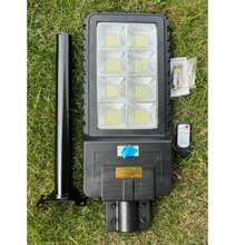 Load image into Gallery viewer, BigM 400W Solar Street Light with remote, metal bracket, instruction manual
