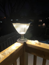 Cargar imagen en el visor de la galería, BigM Elegant Looking Bright LED Solar Post Lights generates bright light at night
